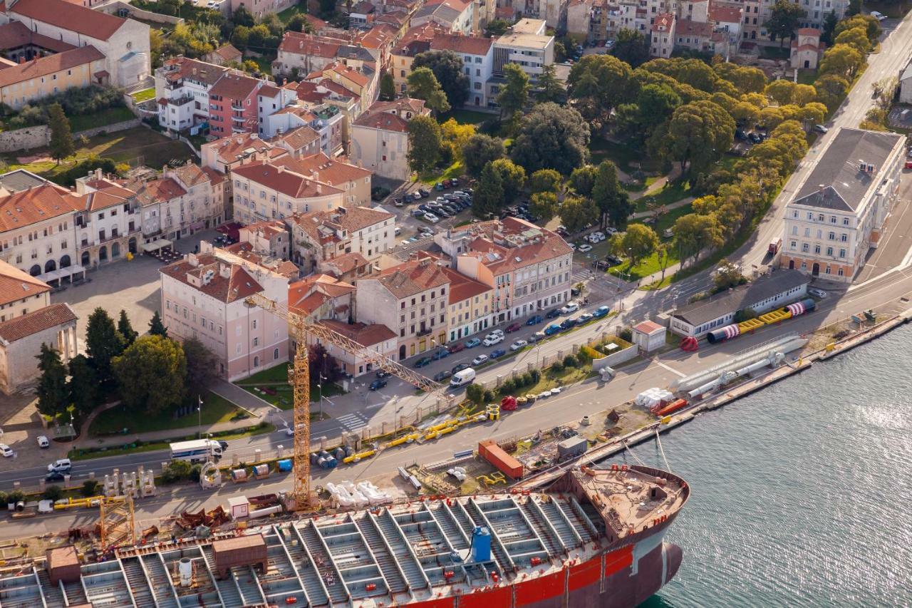 Main Square Apartments With Sea View Пула Екстериор снимка