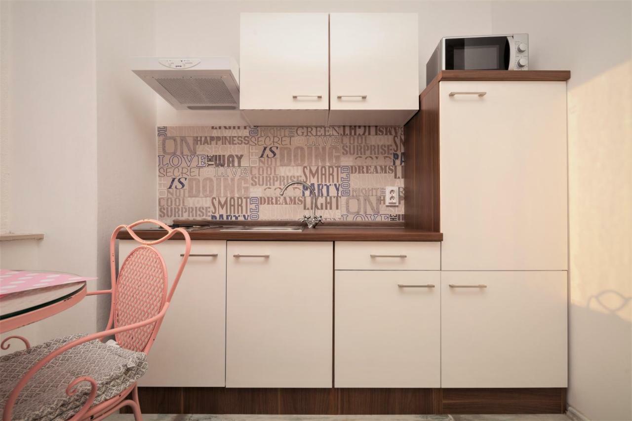 Main Square Apartments With Sea View Пула Екстериор снимка